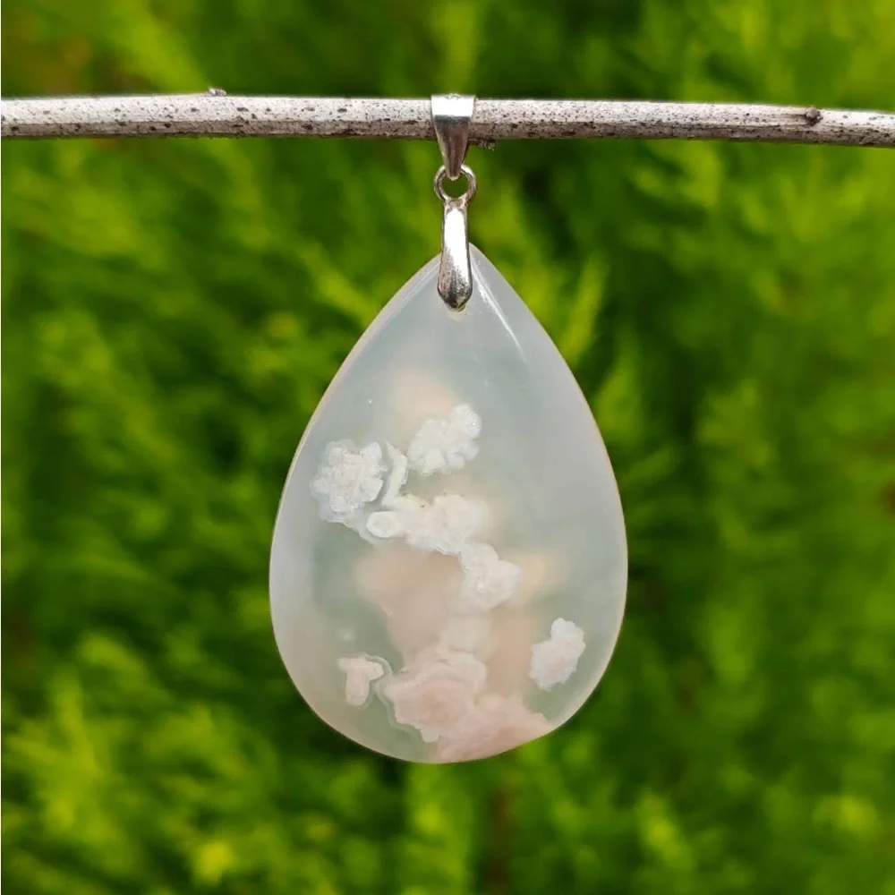Sterling‎ silver translucent flower agate pendant A